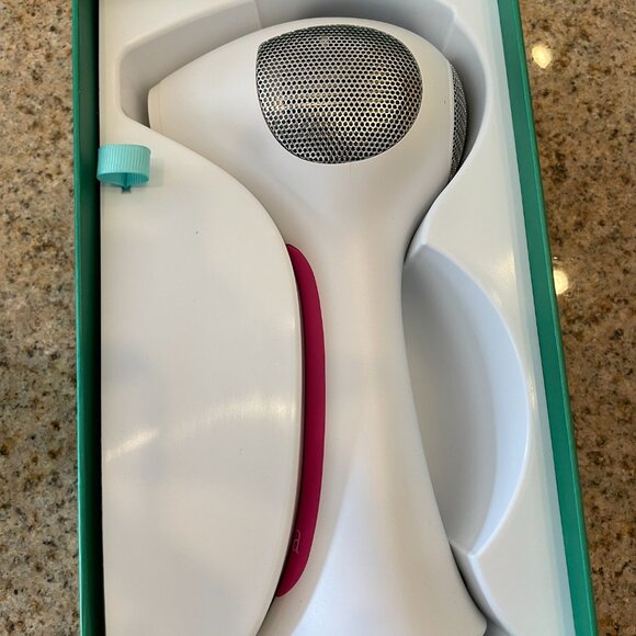 Tria 4X Hair Removal Laser - Picture 1 of 4